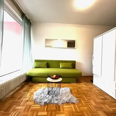 Lägenhet Ganze In Lage Mit Loggia