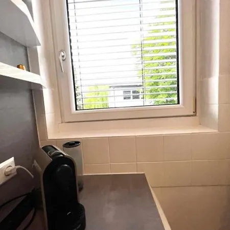 Lägenhet Ganze In Lage Mit Loggia *