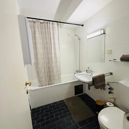Ganze In Lage Mit Loggia Апартаменты