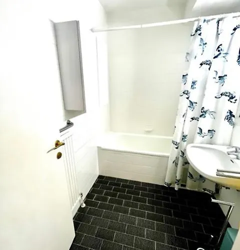 Apartamento Ganze In Lage Mit Loggia